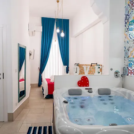 Palazzo Nicolaus Del Borgo Antico Alojamento de Acomodação e Pequeno-almoço Bari