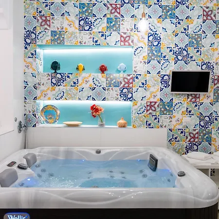 Bed and breakfast Palazzo Nicolaus Del Borgo Antico 4*