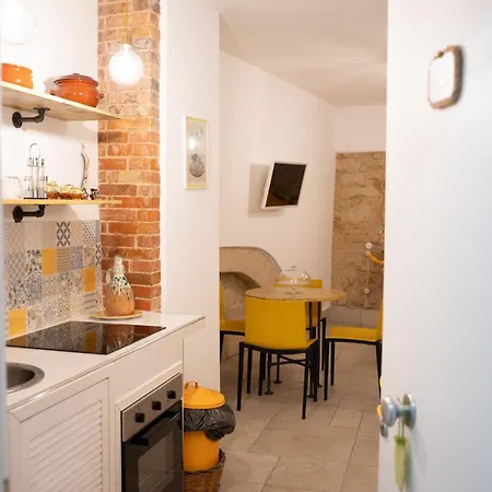 Palazzo Nicolaus Del Borgo Antico Bed & Breakfast *