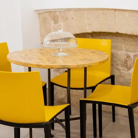 Palazzo Nicolaus Del Borgo Antico Bed and breakfast