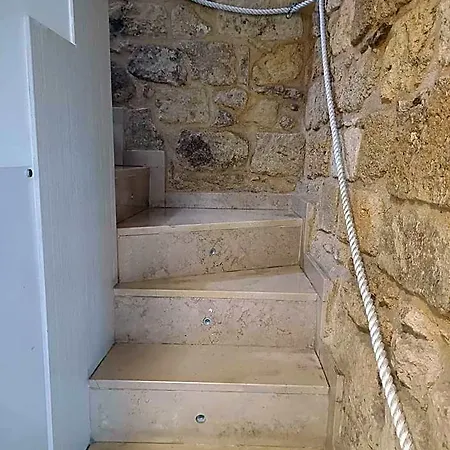 Alojamento de Acomodação e Pequeno-almoço Palazzo Nicolaus Del Borgo Antico 4*
